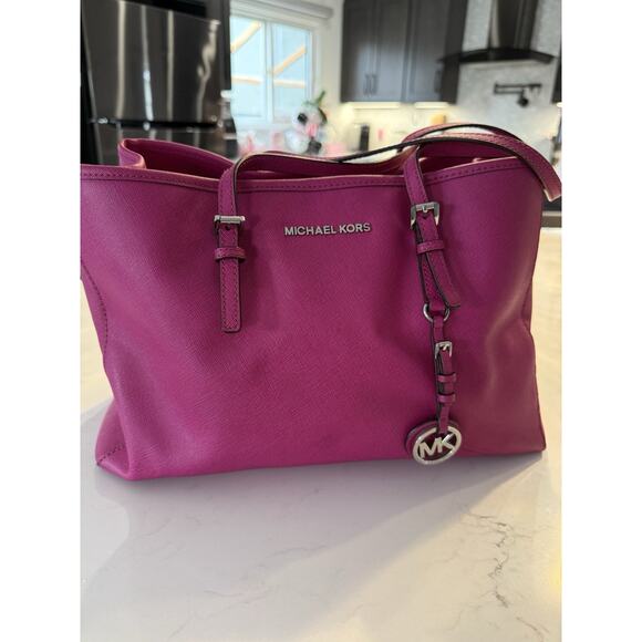 Michael Kors Dark PINK Large Jet Set Tote with Matching Wallet - Picture 9 of 16